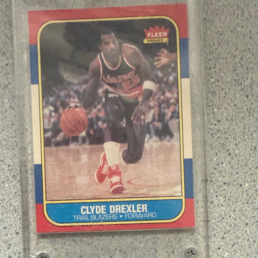 Clyde Drexler Fleer Basketball Card - Red/Blue Accents